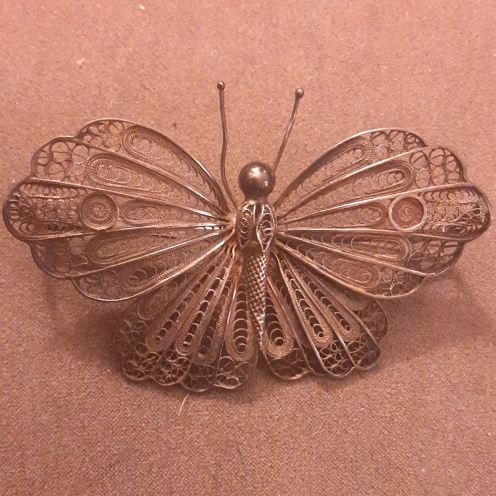 VINTAGE sterling filligree butterfly brooch